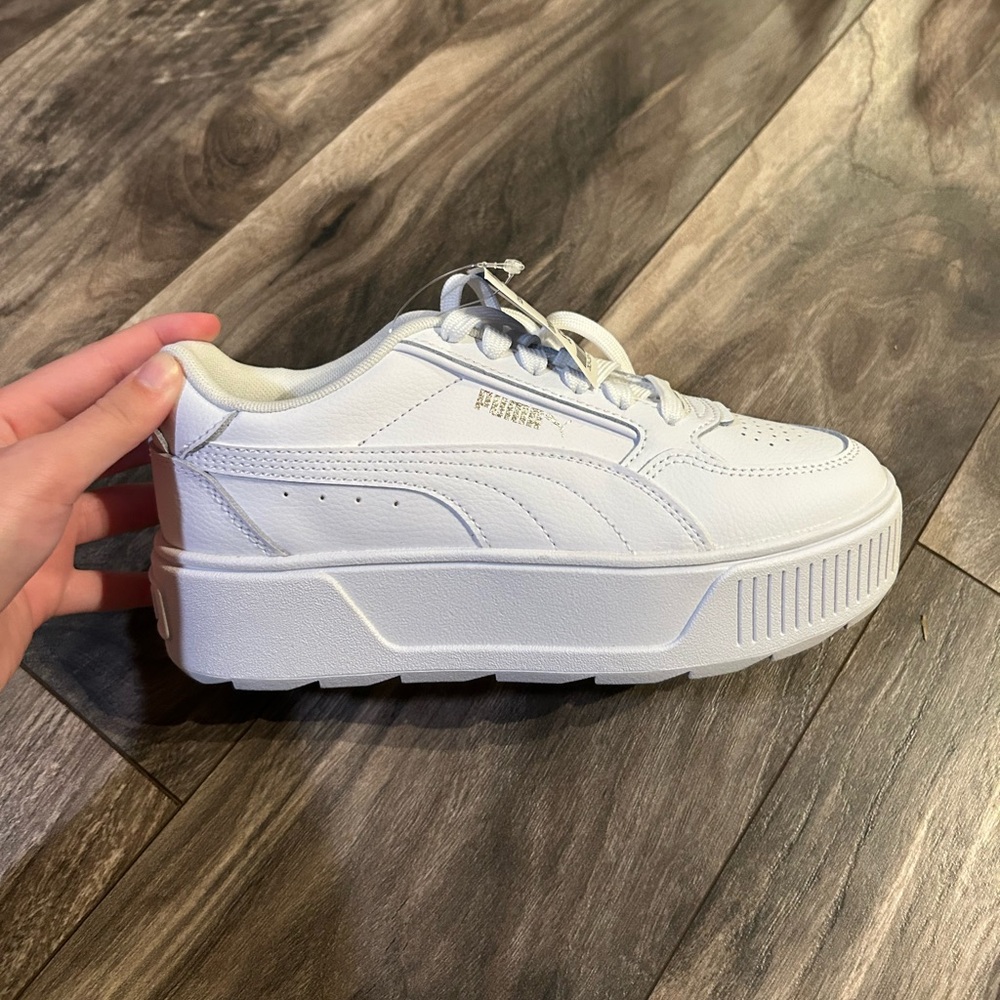 Brand new puma shoes!!•